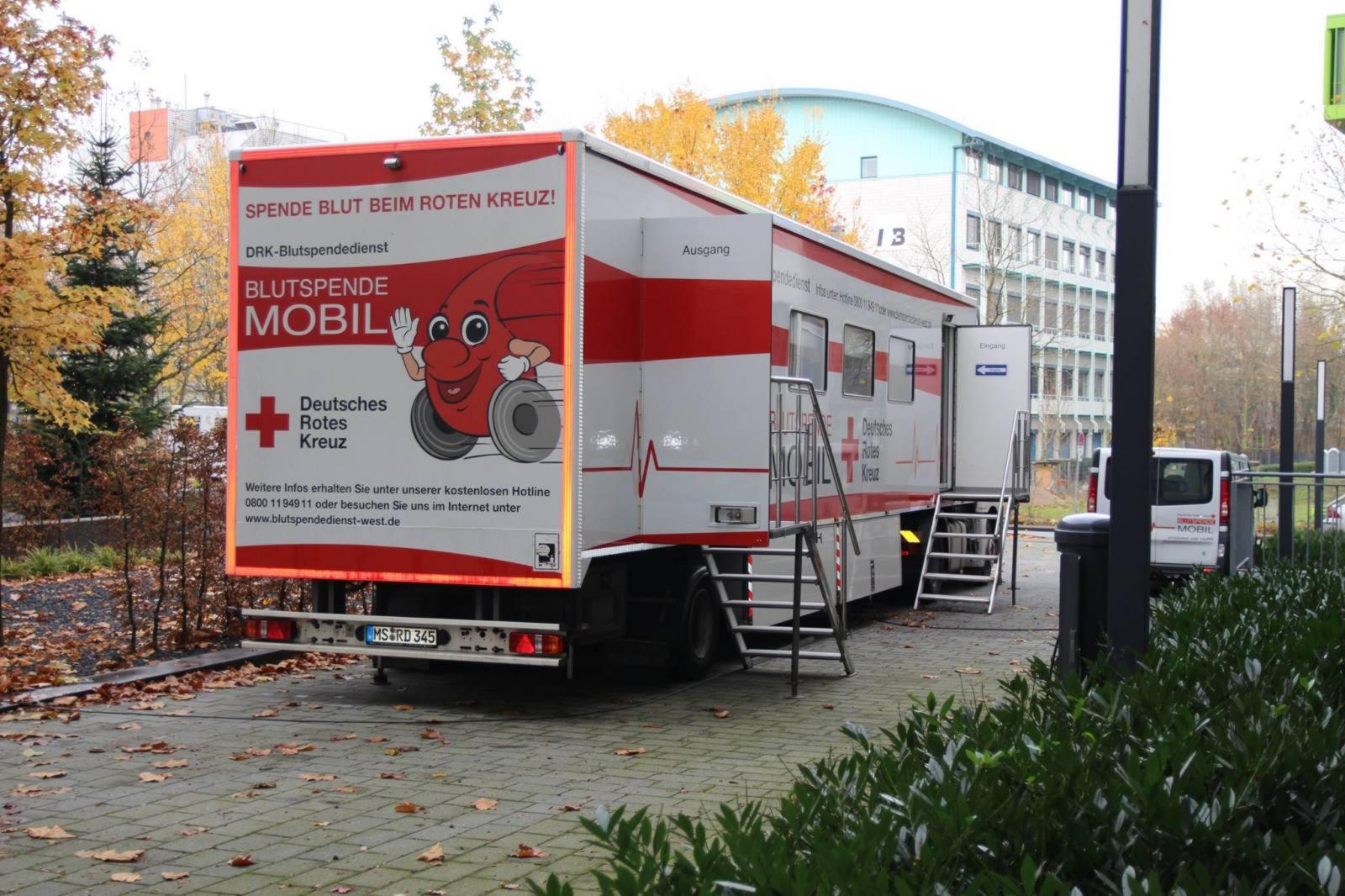 Am Mittwoch (20. November) kommt der Blutspendedienst des Deutschen Roten Kreuzes (DRK) von 10 bis 15 Uhr ins Foyer des FHZ. (Foto: FH Münster/MSB)