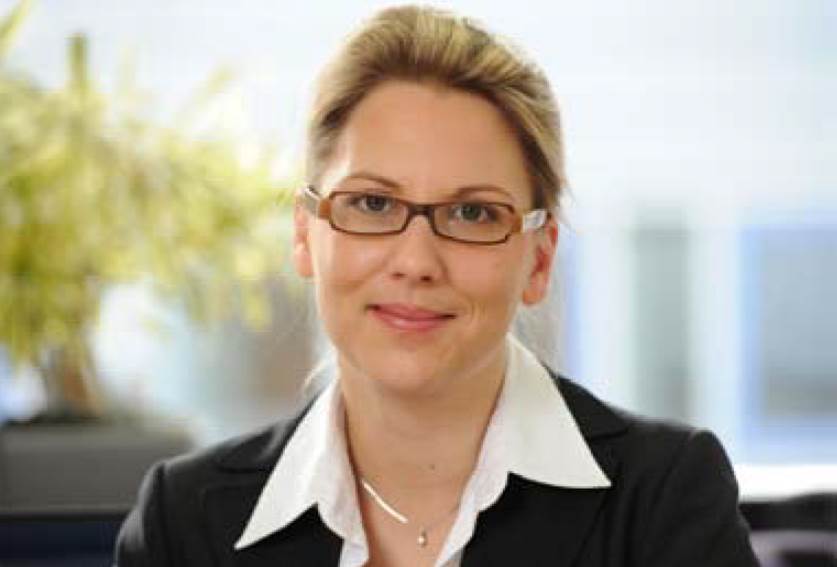 Dr. Julia Schröder