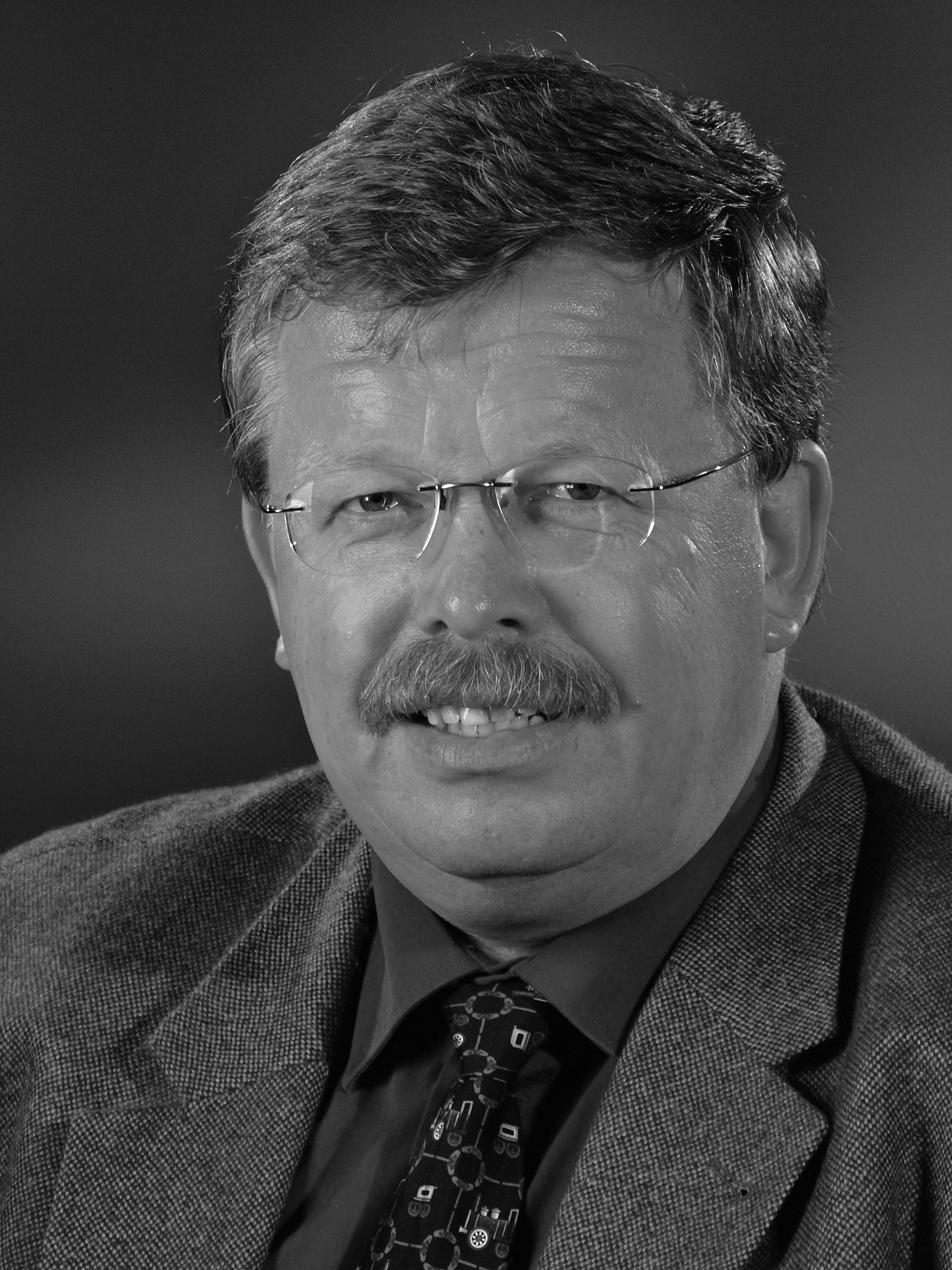 Dr. Bernhard Mundus